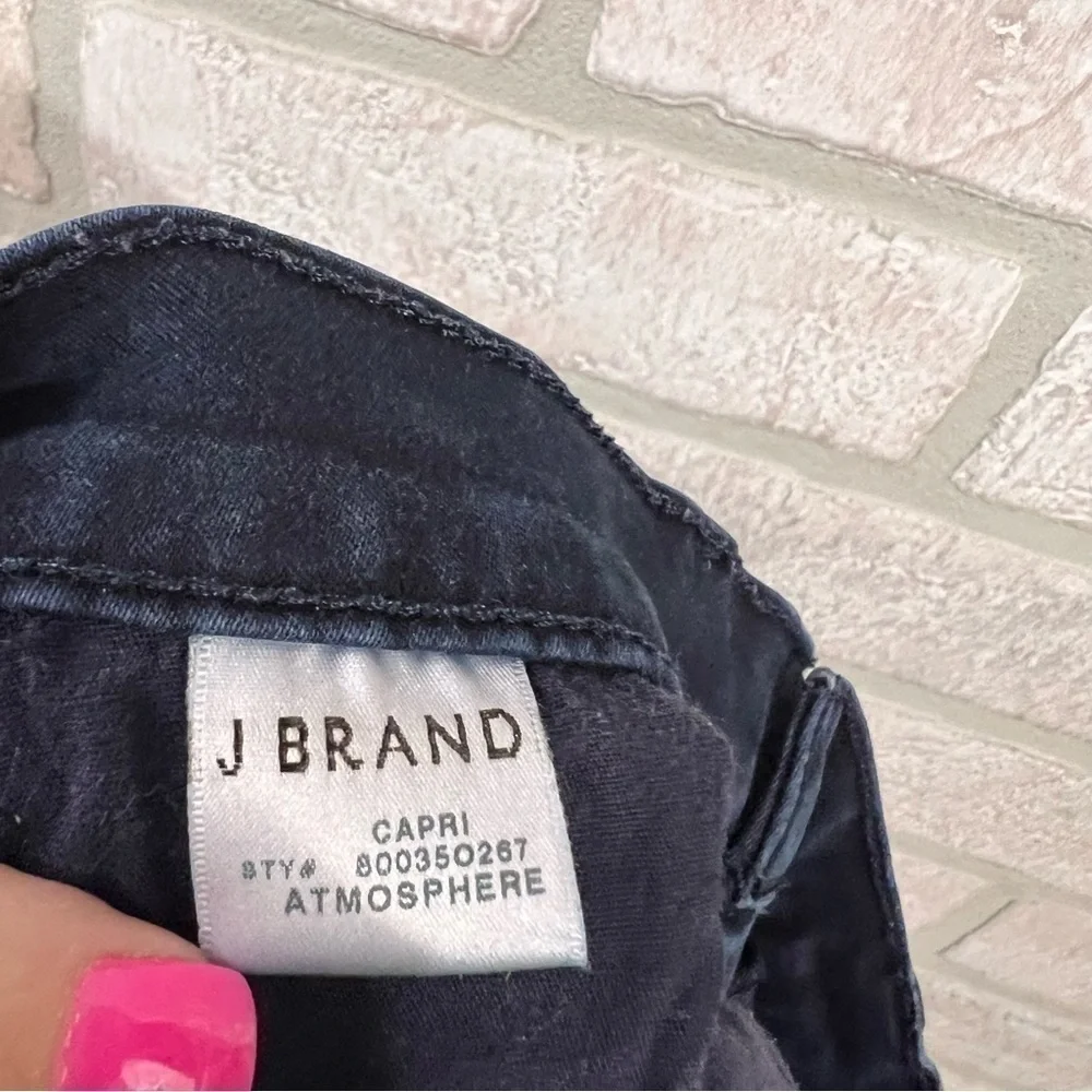 J Brand Capri Skinny Jeans in Atmosphere Wash Size 28